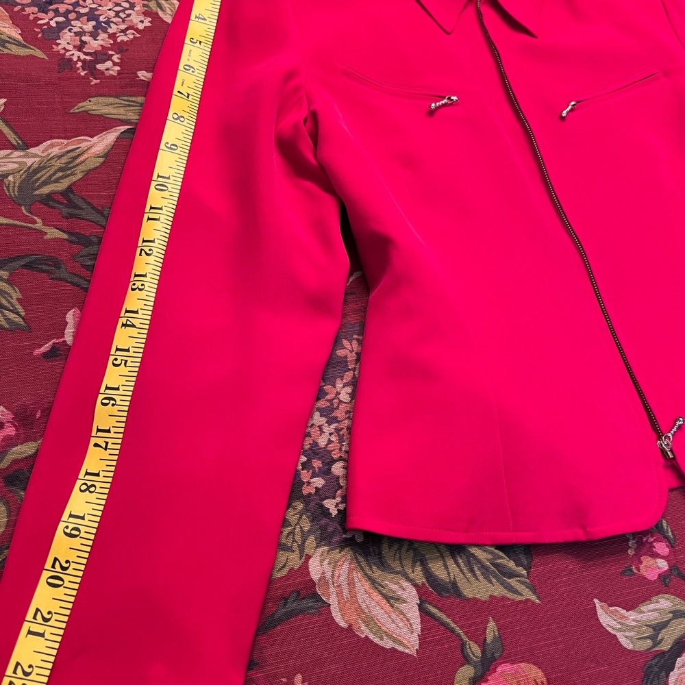 Casual Corners – 2 pc  Day to Evening - Red “Hot” 100% Silk Suit- Skirt/Jacket - Picture 4 of 15
